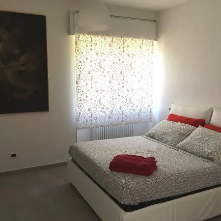 Rosso A 300 Mt Dal Centro Storico Di Aosta!