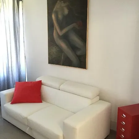 Appartamento Rosso A 300 Mt Dal Centro Storico Di Aosta!