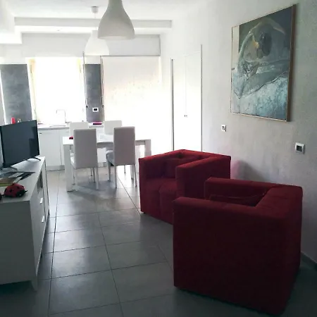 Rosso A 300 Mt Dal Centro Storico Di Aosta! *